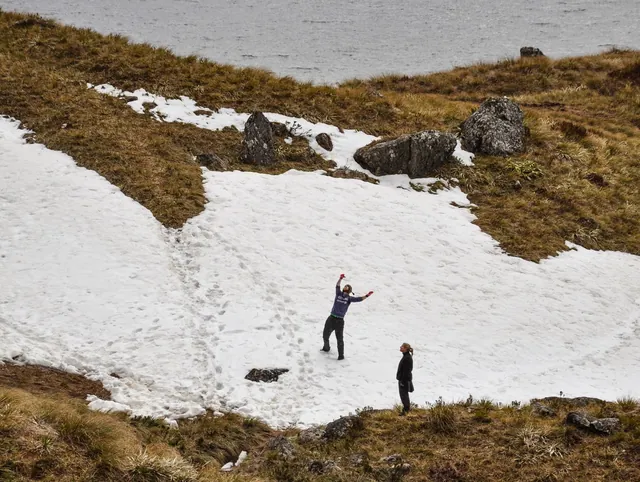 Time to have a play in the snow as we waited for the helicopter
