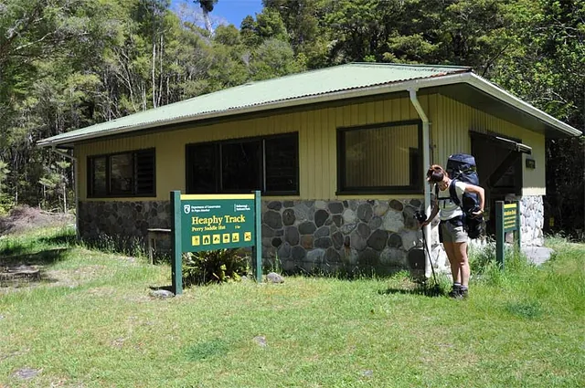 Brown Hut close to the trail head