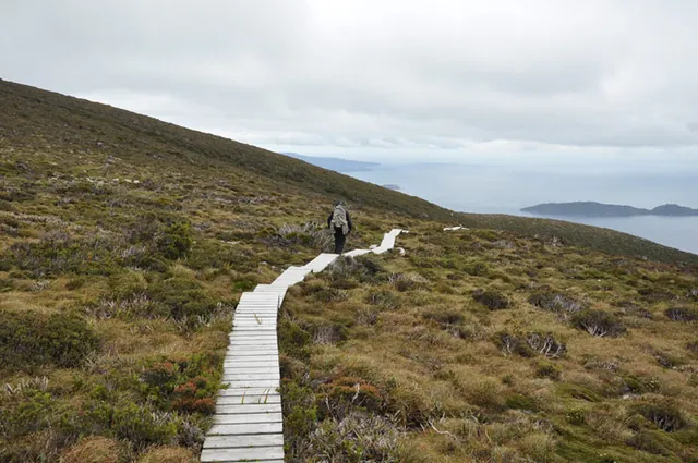 The route down looks pretty easy (oh, how wrong this observation would prove to be!)