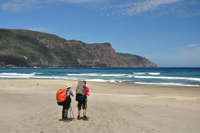 A short day today, quickly reaching Granite Beach and Shoemaker Bay