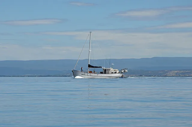 Generally speaking, we found the passing boats to be respectful of our inferior maritime status