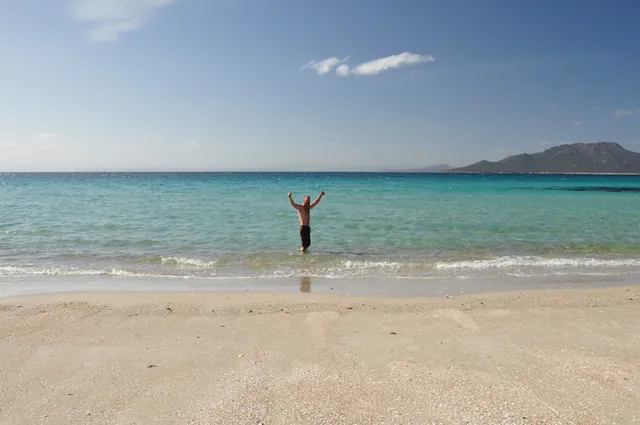 The water temperature was fantastic. Warm but fresh, perfect for sluicing off the day's sweat production (eeuUwww!)