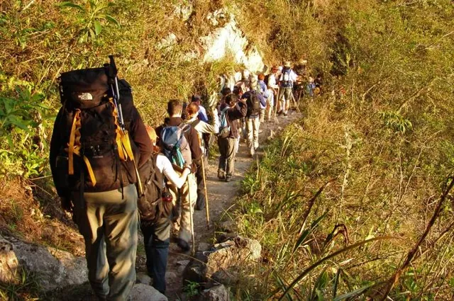 The entire camp site rushes to reach the Sun Gate like a line of ants ... depressing really
