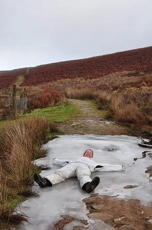 Gill switches to sliding down on back - much safer (and erm wetter)