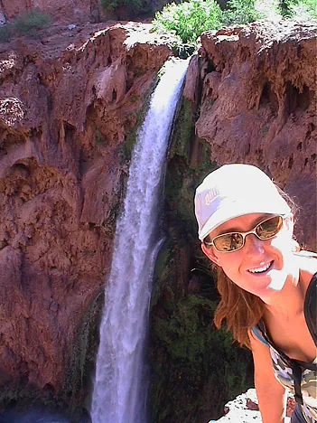Next morning we hike to see Mooney Falls
