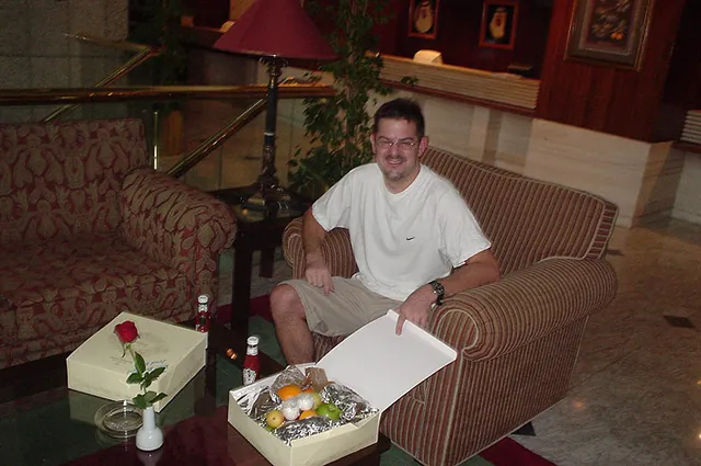 Holy mackerel! Look at the size of those hotel packed lunches! I mean a glass bottle of tommy ketchup each! Jeez