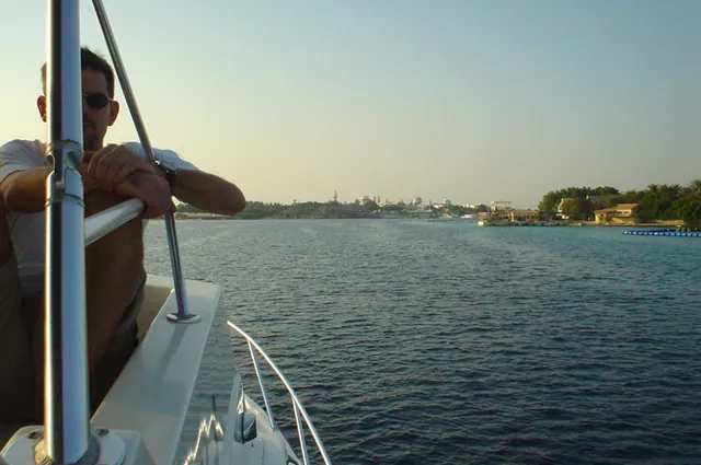 We have to hand our passports in to leave Saudi waters ... seriously tempting not to come back