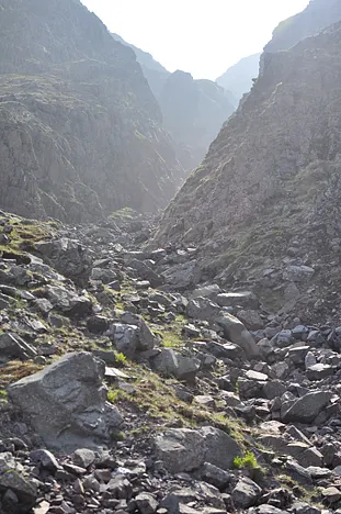 Some spooky gullies on the way up