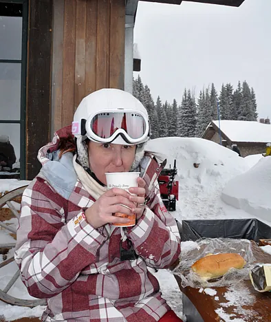 Second day, amazing conditions in Blue Sky Basin, but not enough room in the small Belle's Camp so freezing lunch outside