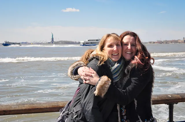 Girls adamant about getting on a boat ride to get closer to the lady