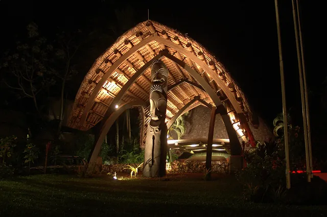 We arrive late at the Le Meridien hotel resort, with its distinctive arched main lobby