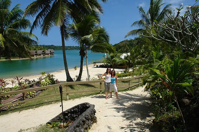 The gals down near the beach on the Erakor lagoon