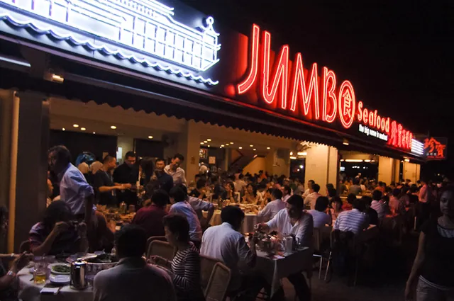 We taxi 15 minutes out to the East Coast Seafood Centre for crabs at Jumbo