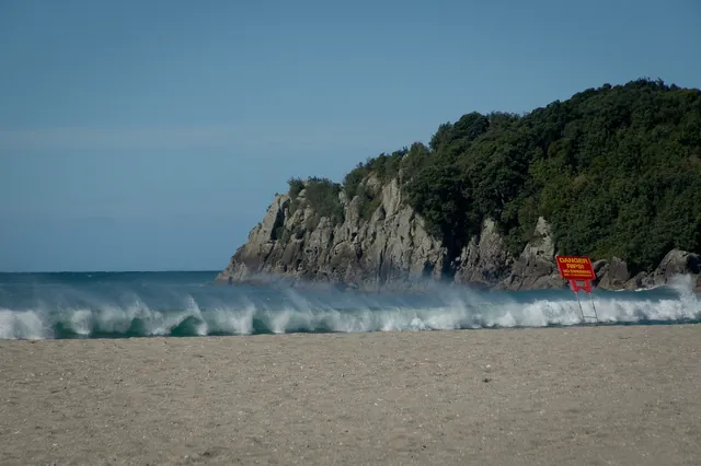 We hit the beach with rip tide warnings in place ... surf's up!