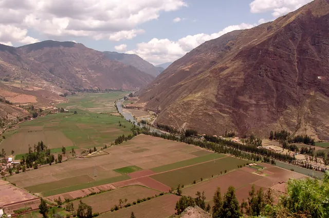 We drive through the Inca's Sacred Valley on the way to the Pisac market