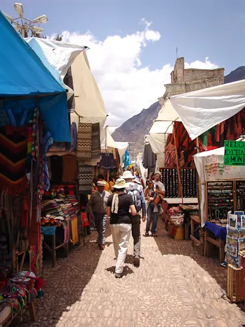 A small view of the massive Pisac market ... awash with tourist ants