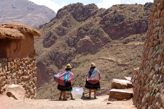 Peruvian bag ladies