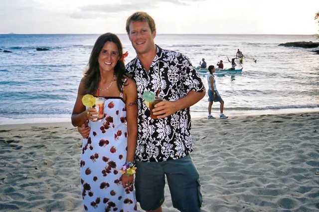 We arrive at the Luau and start off with cocktails on the beach overlooking the Pacific Ocean