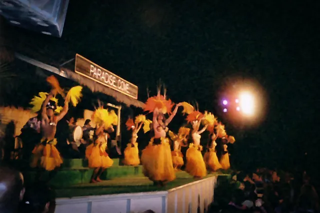 Sun sets on the Luau at Paradise Cove ... bring on the dancing girls!