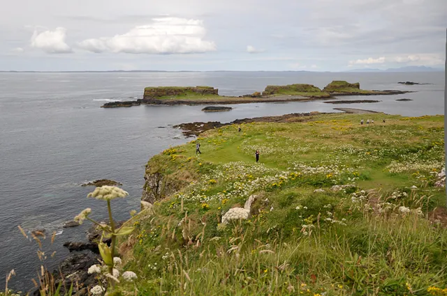 Making our way along to Dun Cruit where most of the birds hang out