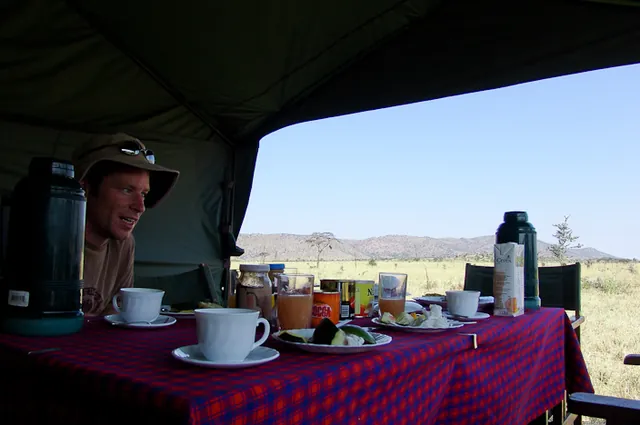 Much to discuss over breakfast after a stunning early game drive