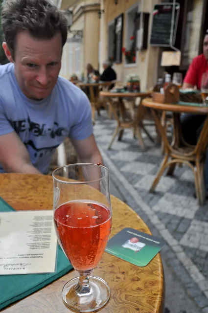 Darrell not happy about Gill's selection of cranberry beer