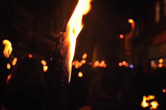 The torches burn for about an hour so much fun to be had with them