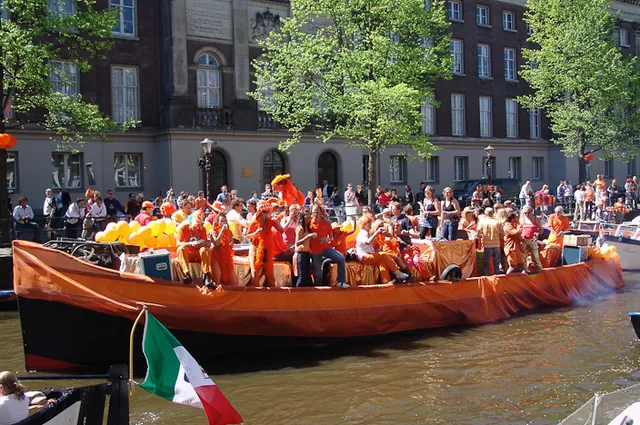 Amsterdam Queens Day — photograph 15