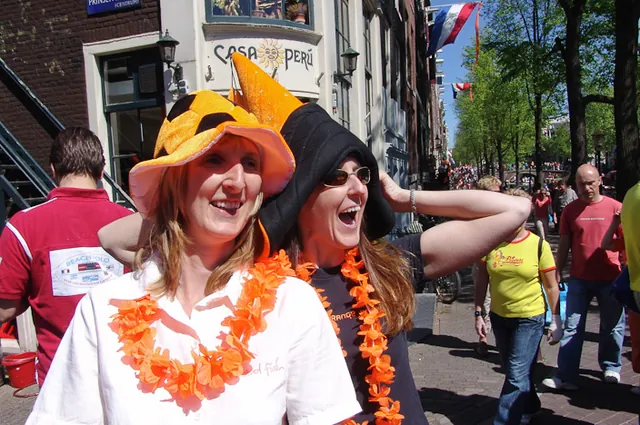 Amsterdam Queens Day — photograph 16