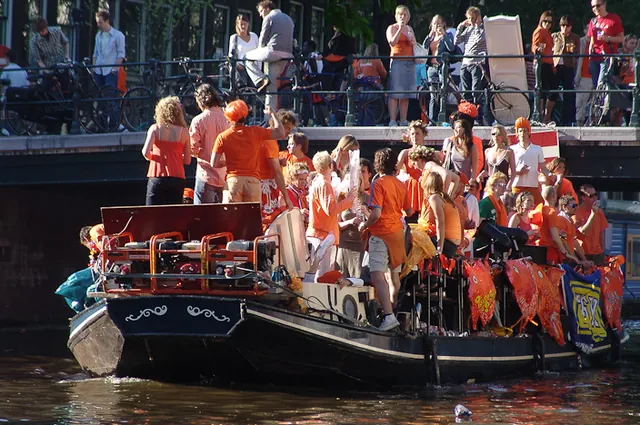 Amsterdam Queens Day — photograph 26