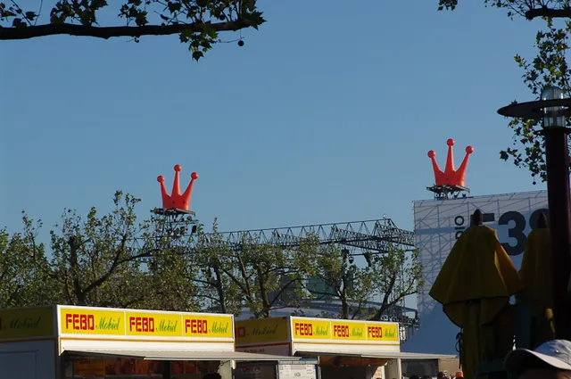 We head to Museumplein for the concert, but it's too busy to see anything decent