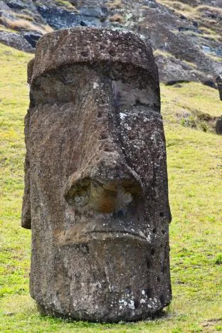 Floating head Moai