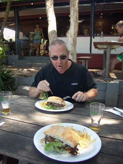 They served up some quality food (Wagyu burger in shot), washed down with some ice cold Coopers Sparkling ... awesome!