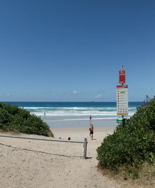 We head down to Belongil Beach not quite knowing what to expect as we hadn't seen the beach on the drive in