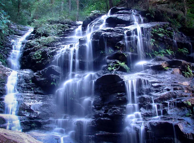 Getting a vivid waterfall effect with a 4 second shutter speed