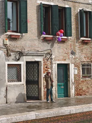 The locals are completely desensitised to visitors after decades of tourists