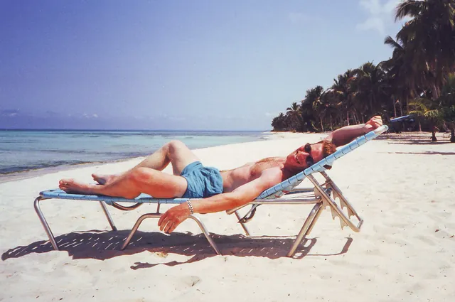 I was gradually lobsterfying myself. A bit naive to the international sunshine back then