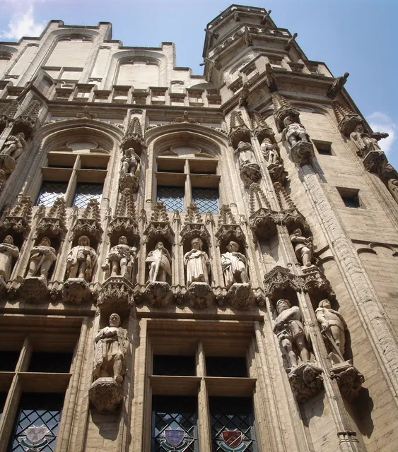 The attention to detail on the sides of the baroque buildings is mind boggling