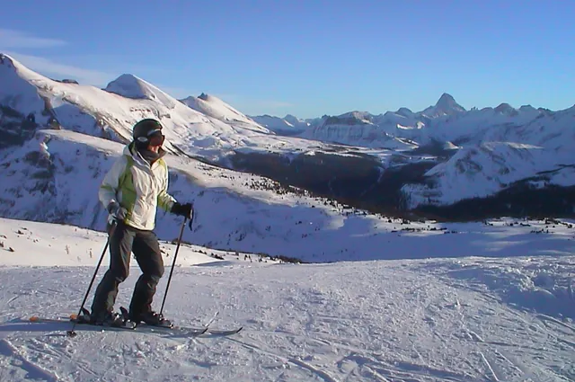 Gill stopping every 100m for the customary skier gaze into the distance