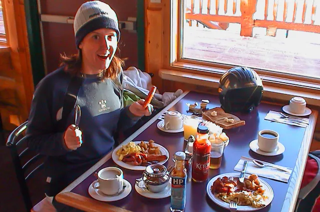 We plough into a hearty £4 breakfast whilst we let the icy conditions thaw a bit