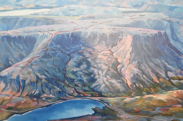 This is an illustrated view of the trail from the car park. Þverfellshorn is the only realistic summit point in these conditions for the average hiker