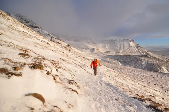 Loving the snowy path. The peak seemed imminently close at this stage