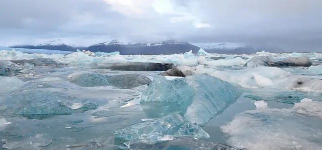 Jokulsarlon — photograph 10