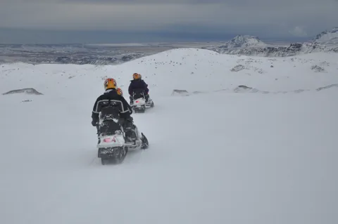 Snowmobiling on Myrdalsjokull — photograph 24