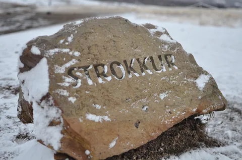 We thought we were going to see Geysir, but it seems Strokkur is the active geyser around these parts