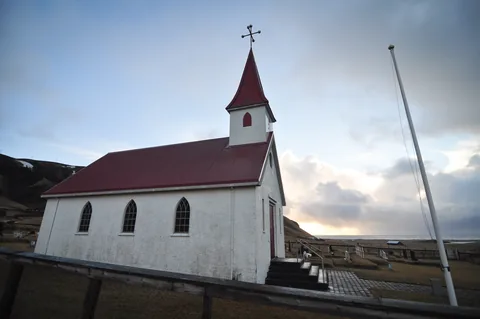 The church at Reyniskirkja