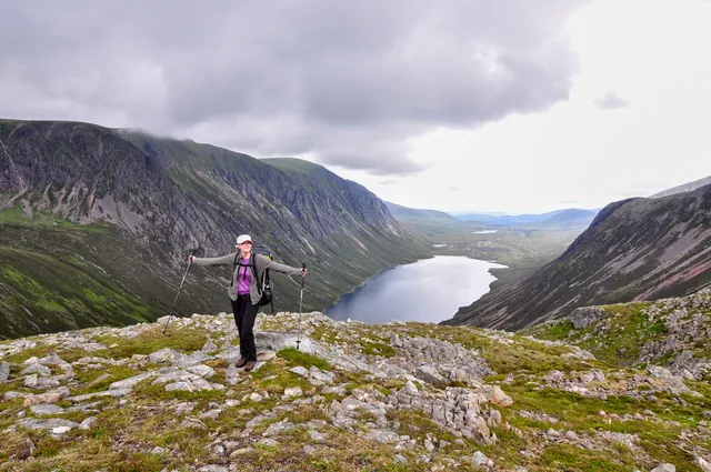 Loch Eanaich comes into view. Wow!
