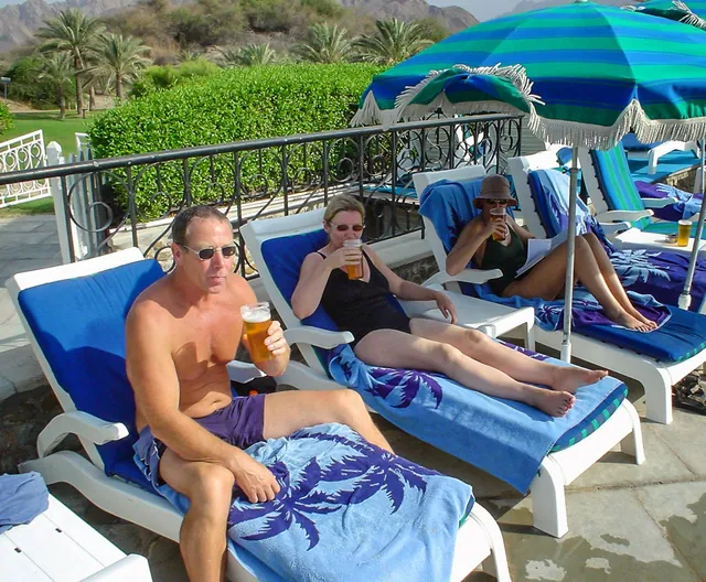 Quiet beers by the pool ... magic!