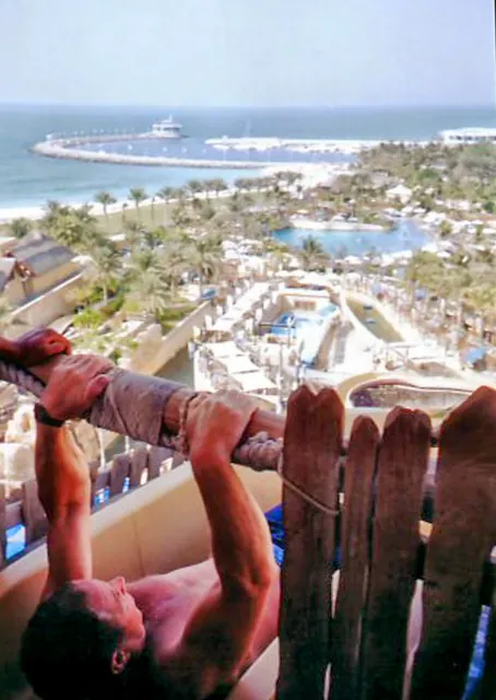 Big drop from the Jumeirah Sceirah. WillieG taking it on