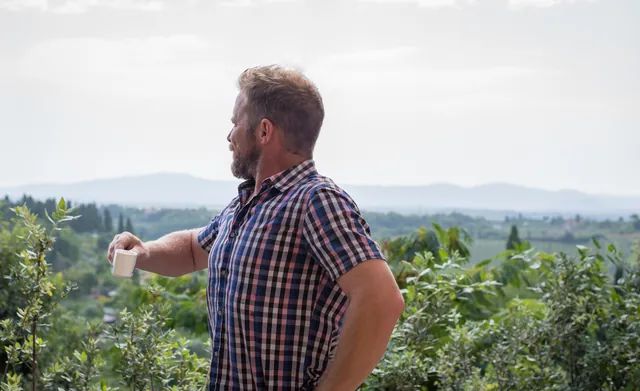 Quick shot of espresso in Tuscany with a powerful photo stance